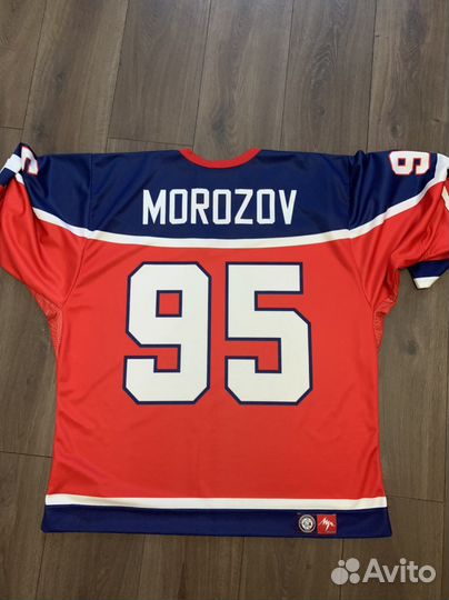 Хоккейный свитер с автографами