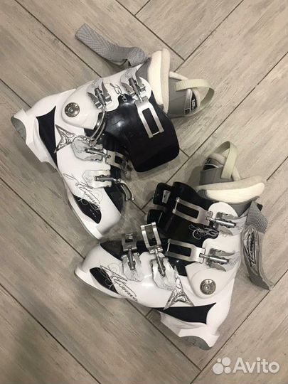 Горнолыжные ботинки Atomic