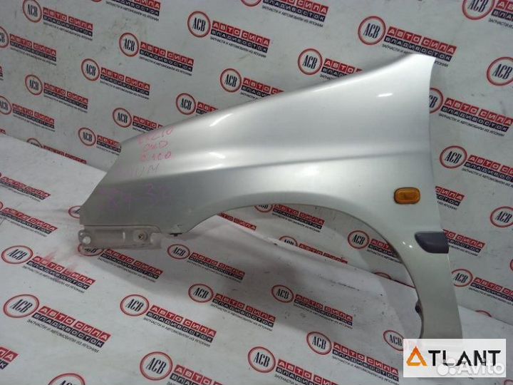 Крыло переднее левое toyota raum