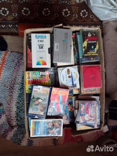 Видеокассеты с фильмами