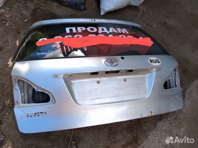 Toyota Avensis Verso крышка багажника