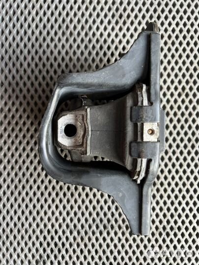 Подушка двигателя правая Nissan Qashqai J10 HR16DE