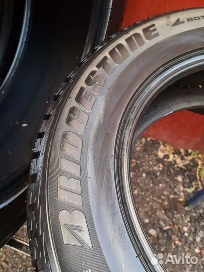 Bridgestone Ice Cruiser 7000 235/65 R17 108T