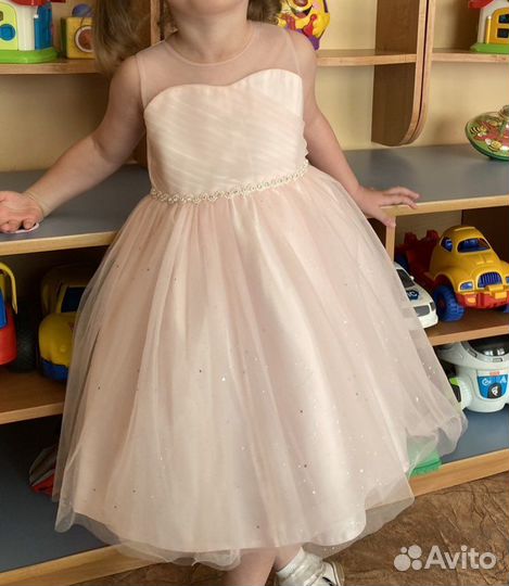 Нарядное платье для девочки 116