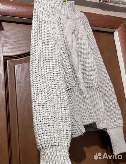 Свитер женский