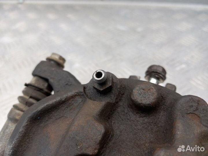 Суппорт передний правый Honda Civic FD