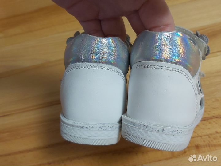 Сандалии для девочки