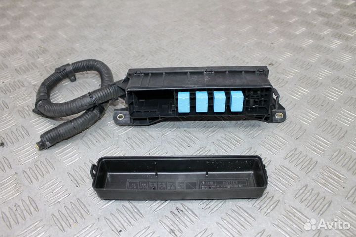 Блок реле Toyota Prius 20 W20 NHW20