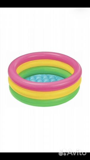 Надувной круг и наборы колпачков на день рождения