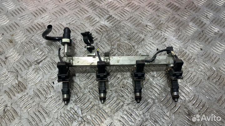 Форсунка топливная Opel Astra J P10