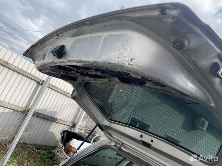 Крышка багажника Nissan Ad 11