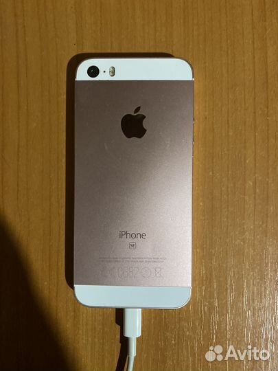 Телефон iPhone se