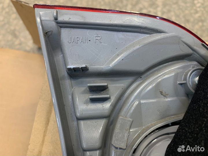 Фонарь задний внутренний правый Corolla E15 с 2010