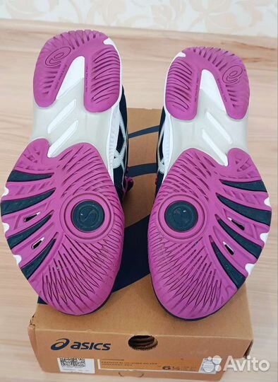 Женские волейбольные кроссовки asics