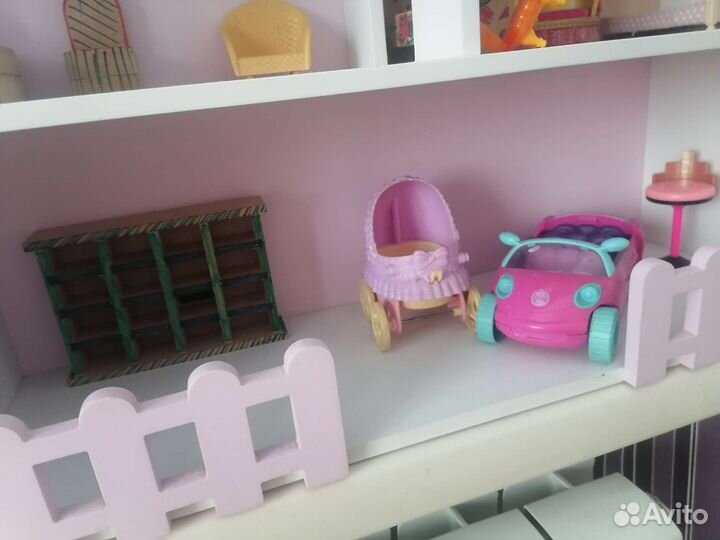 Кукольный домик с мебелью