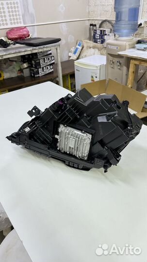 Фара передняя правая Geely Monjaro KX11