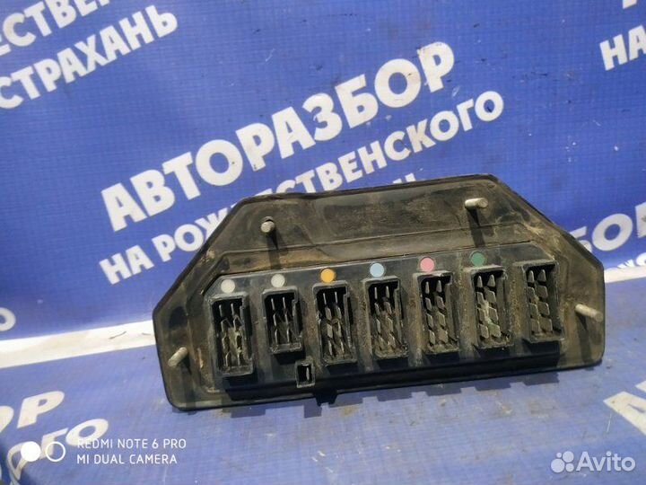 Блок предохранителей Ваз Лада 2105 седан 2106 2004