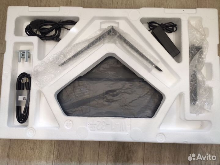 Монитор Gomorni 32