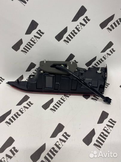 Задний левый внутренний фонарь Lexus ES7 2018-н.в