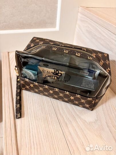 Подарочный набор косметики в косметичке