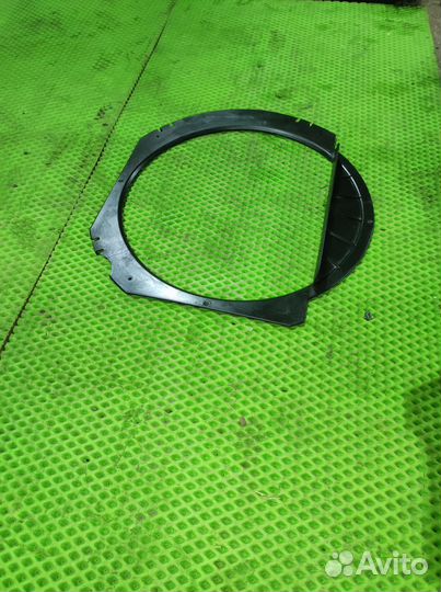 Диффузор вентилятора Skoda Rapid