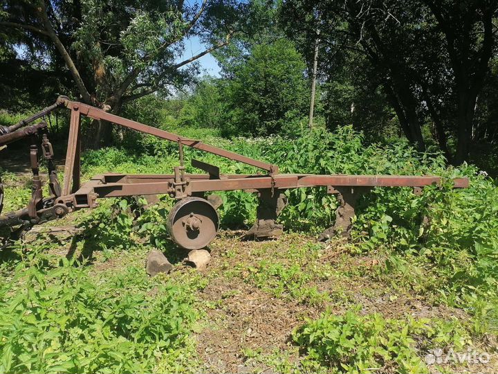 Плуг Почвомаш 3-5 корп. навесной (ПЛН-3(4, 5)-35), 2011