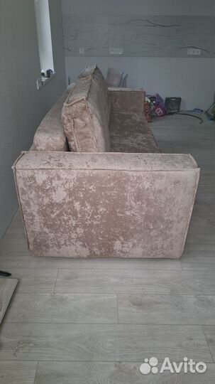 Диван в стиле Лофт в мягкой обивке Плюш