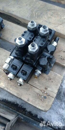 Распределитель Bomag