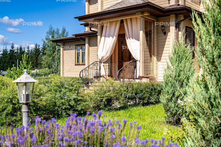 Дом 309 м² на участке 20 сот.