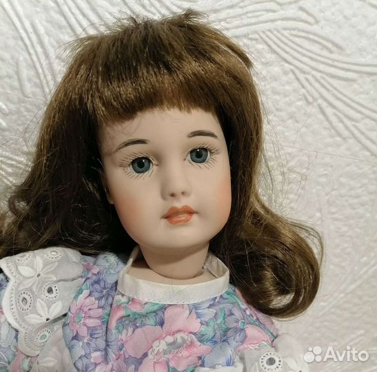 Кукла антикварная фарфоровая