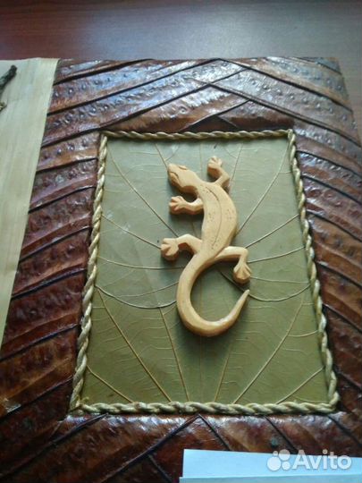 Фотоальбом с декоративной ящерицей