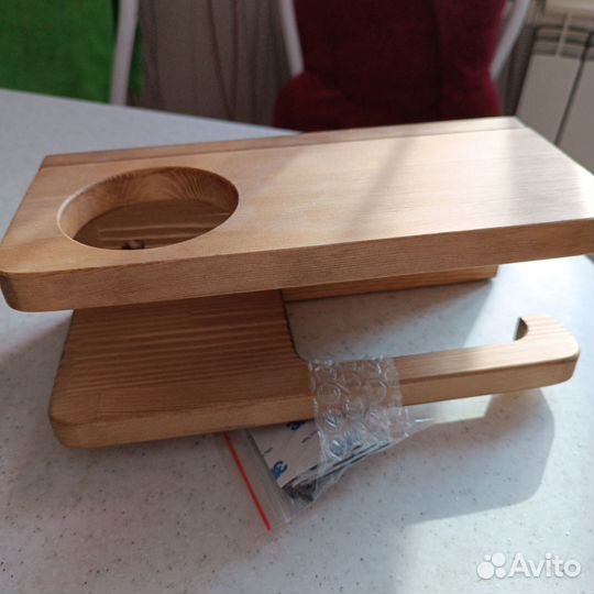 Держатель для туалетной бумаги с полкой