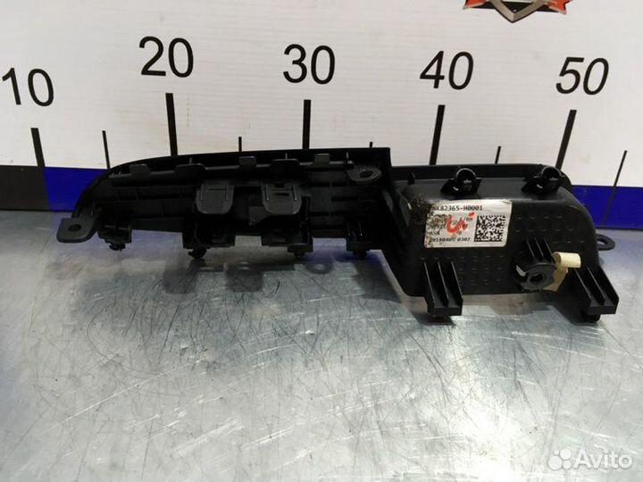 Ручка двери передняя правая Kia Rio 4 G4FG 2018