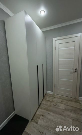 Шкаф белый 3 х створчатый