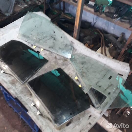 Стекло боковой двери Мицубиси Лансер 9