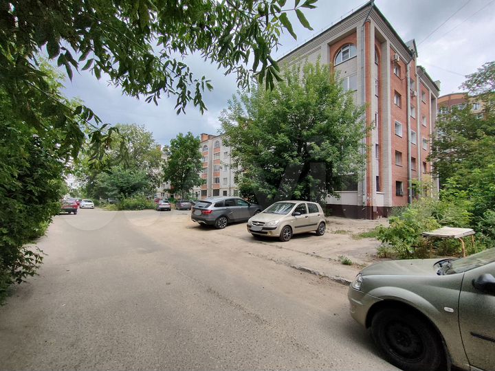 3-к. квартира, 102 м², 4/5 эт.