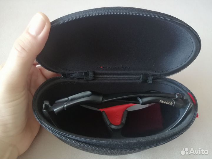 Очки Reebok солнцезащитные