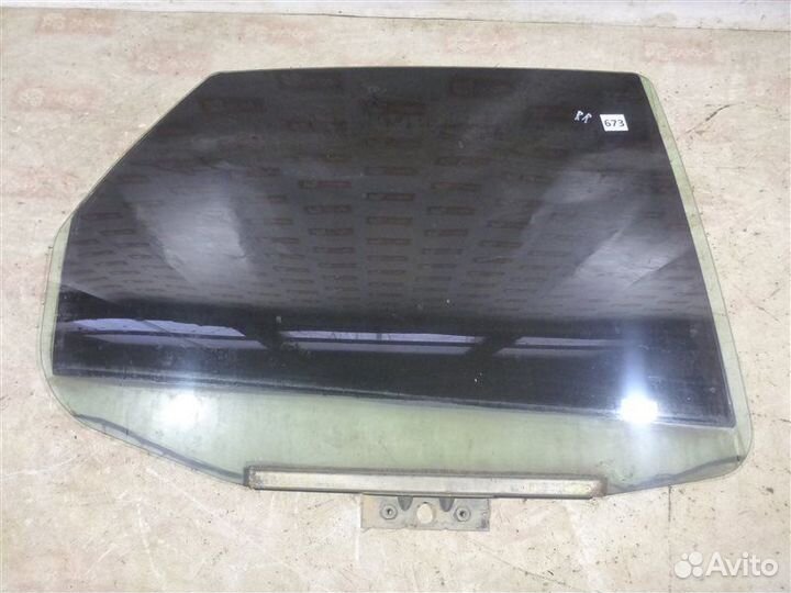 Стекло двери заднее правое Mitsubishi Pajero V25W
