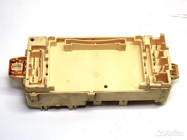 Блок предохранителей Mitsubishi Galant