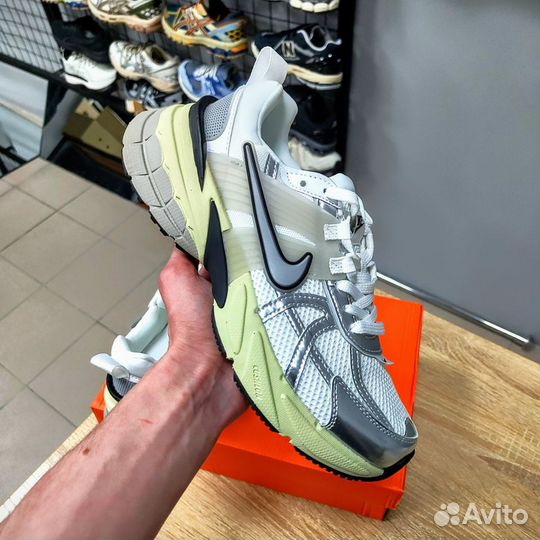 Кроссовки Nike V2K Run