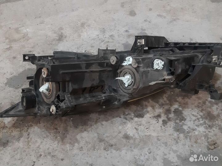 Фара передняя левая,правая мазда 6