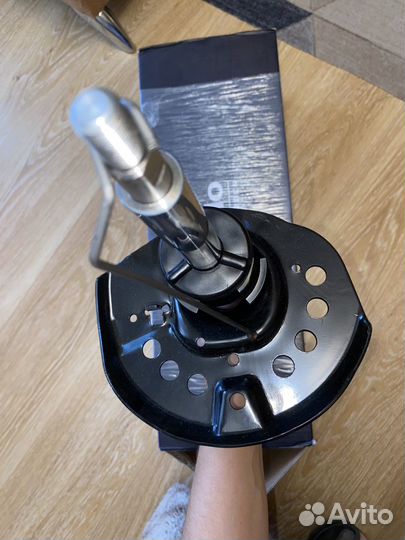 Стойка правая передняя KIA Optima 3