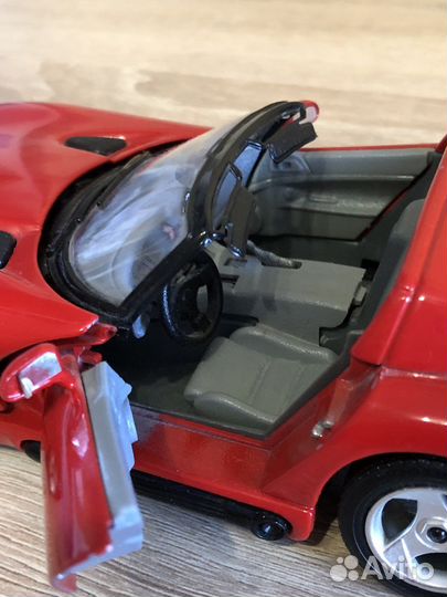 Коллеционная модель авто dodge viper RT/10 Bburago