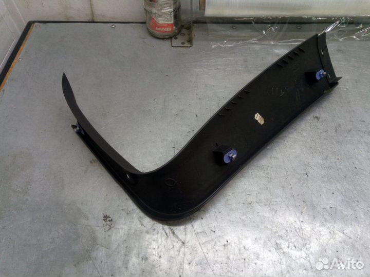 Обшивка двери багажника правая Opel Astra H Gtc