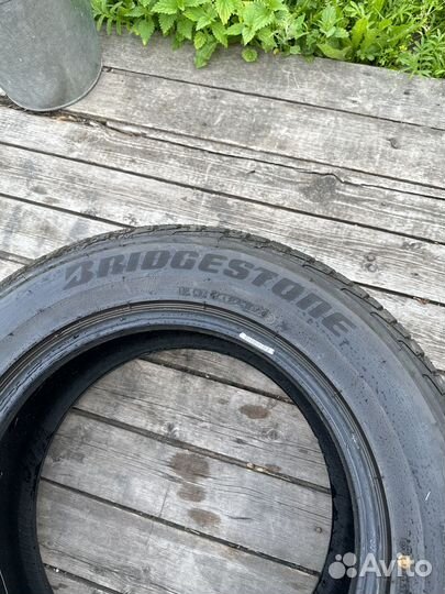 Bridgestone Dueler H/P 215/65 R16