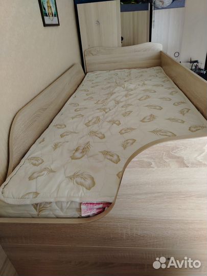 Двухъярусная кровать