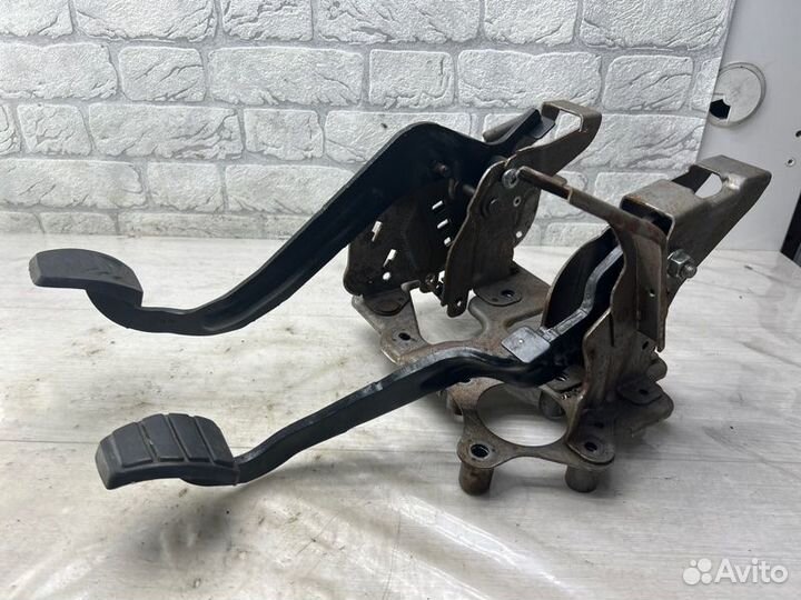 Педальный узел Ford Transit 8