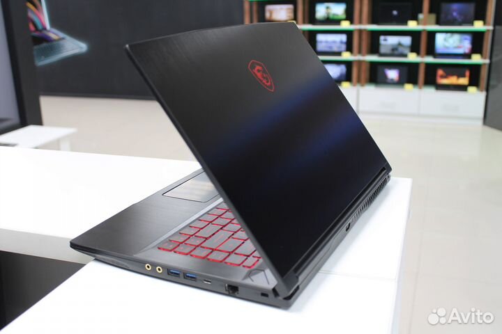 Игровой ноутбук MSI GF63 Thin 11UC