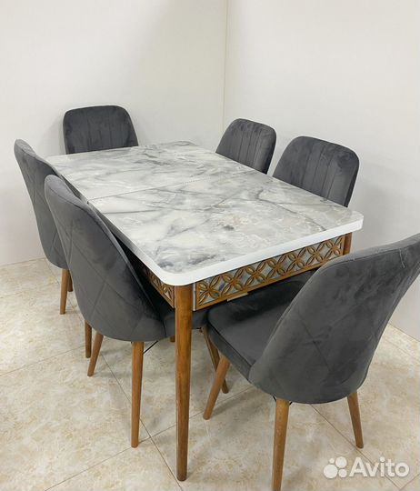 Стол и стулья на кухню