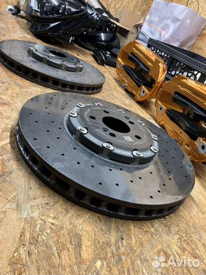 Керамические тормоза Mercedes AMG